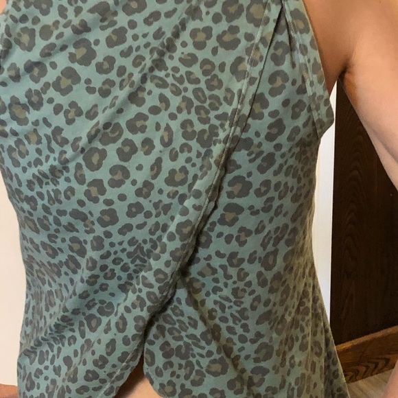 Woman”s top - Picture 3 of 16